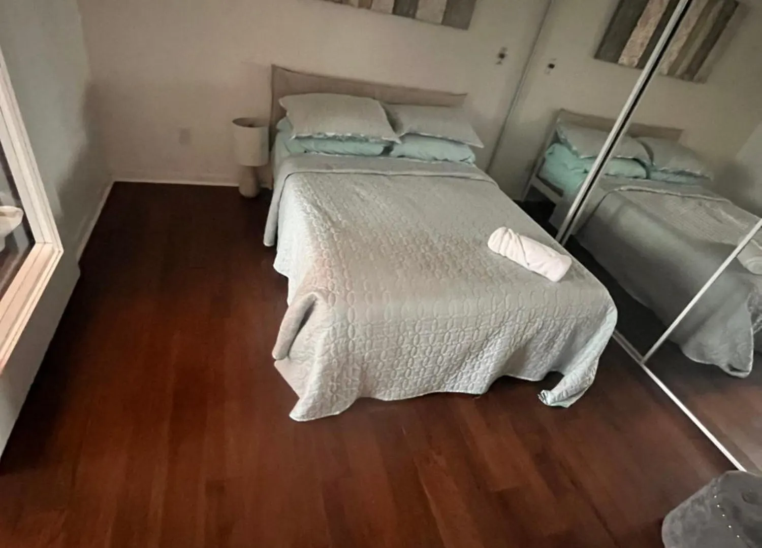 Apartment Luxury Downtown Condo With Cn Tower Views, Pool Access, Gym,Free Parking Upon Request At Booking Toronto